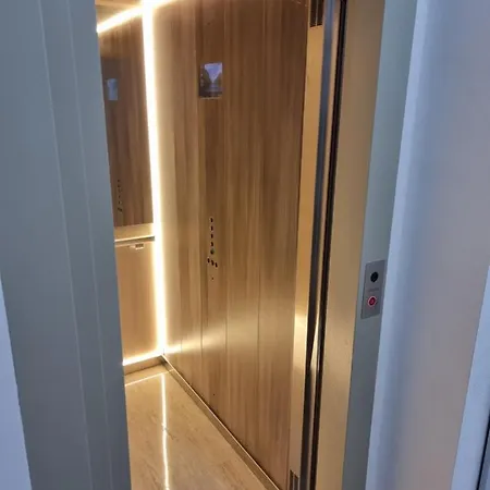 Elemar Free Luggage Storage * 马拉加